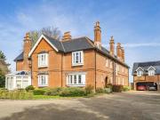 2 Bedroom Maisonette For Sale In Park Road