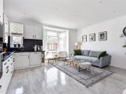 2 bedroom maisonette for sale in Queens Road,...
