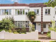 2 bedroom maisonette for sale in Rochford Road, Southend...