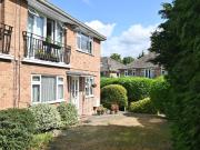 2 bedroom maisonette for sale in Shaef Way, Teddington, TW11 2 bedroom maisonette for sale in Shaef Way, Teddington, TW11