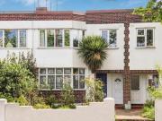 2 Bedroom Maisonette For Sale In Southend on sea