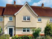 2 Bedroom Maisonette For Sale In Station Road