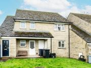 2 Bedroom Maisonette For Sale In Witney