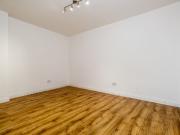 2 Bedroom Maisonette Let in