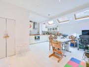 2 bedroom maisonette to rent