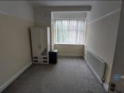 2 bedroom maisonette to rent