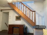 2 bedroom maisonette to rent