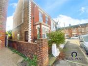 2 bedroom maisonette to rent