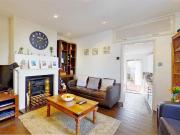 2 bedroom maisonette to rent