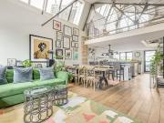 2 bedroom mews to rent