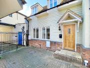 2 bedroom mews to rent