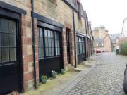 2 bedroom mews to rent