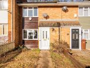 2 bedroom Mid Terrace House to rent, Abinger Drive,...