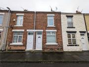 2 bedroom Mid Terrace House to rent, Beaconsfield...