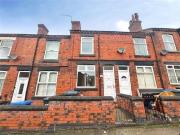 2 bedroom Mid Terrace House to rent, Hamil Road, Stoke...