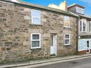 2 bedroom Mid Terrace House to rent, Higher Fore Street,...