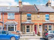 2 bedroom Mid Terrace House to rent, Seafield Road,...