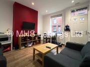 2 Bedroom Mid Terraced House for rent in Meadow View,...
