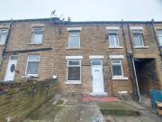 2 bedroom mid terraced house To Let in Bradford