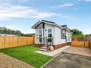 2 Bedroom Mobile Home For Sale In Lower Stondon, Henlow