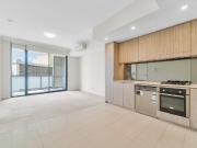 2 Bedroom modern apartment with study for lease