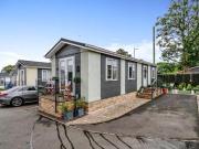 2 Bedroom Park Home For Sale In Featherstone