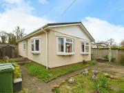 2 Bedroom Park Home For Sale In Oxfordshire