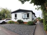2 Bedroom Park Home For Sale In Pepperstock, Bedfordshire