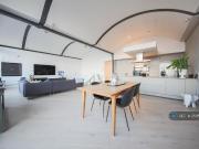 2 bedroom penthouse for rent in Church Street,...