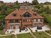 2 Bedroom Penthouse For Rent In Guildford, Surrey