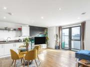 2 Bedroom Penthouse For Sale In London