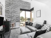 2 bedroom penthouse to rent