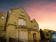 2 bedroom penthouse to rent