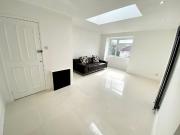 2 bedroom penthouse to rent