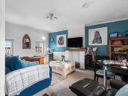 2 Bedroom Property For Sale In Kinwarton Road, Alcester, B49