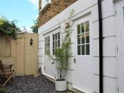 2 bedroom property in Canbury Park Road, Kingston upon...