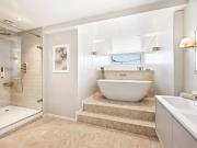 2 bedroom property in Cheyne Walk, London, SW10 £8,000...