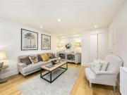 2 bedroom property in Church Road, Richmond, TW10 £2,500...