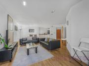 2 bedroom property in City Tower, 3 Limeharbour, London,...