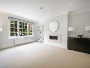 2 bedroom property in Clifton Court, Northwick Terrace,...