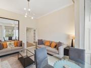 2 bedroom property in Connaught House, Clifton Gardens,...