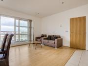 2 bedroom property in Cornell Square, London, SW8 £2,900...