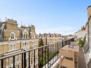 2 bedroom property in Cornwall Gardens, South...