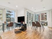 2 bedroom property in Discovery House, Juniper Drive,...