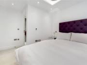 2 bedroom property in Fitzjohns Avenue, Hampstead,...