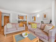 2 bedroom property in Gainsborough House, Cassilis Road,...