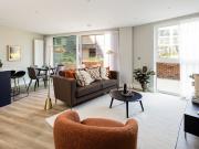 2 bedroom property in Grinstead Road, London, SE8 £2,350...