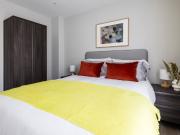 2 bedroom property in Grinstead Road, London, SE8 £2,500...