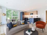 2 bedroom property in Grinstead Road, London, SE8 £2,500...