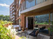 2 bedroom property in Grinstead Road, London, SE8 £2,600...